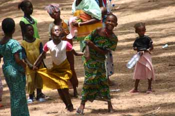 Danses autour de percu.. Tourisme - 